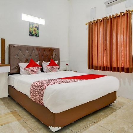 Oyo Life 3415 Penginapan Wimane Palembang Buitenkant foto