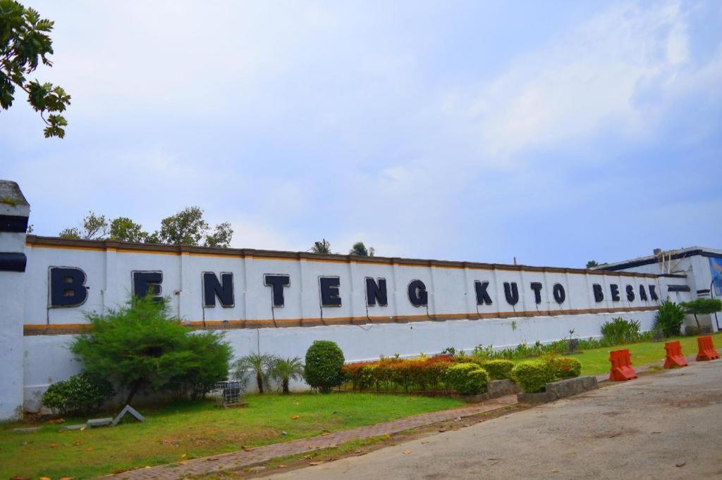 Oyo Life 3415 Penginapan Wimane Palembang Buitenkant foto