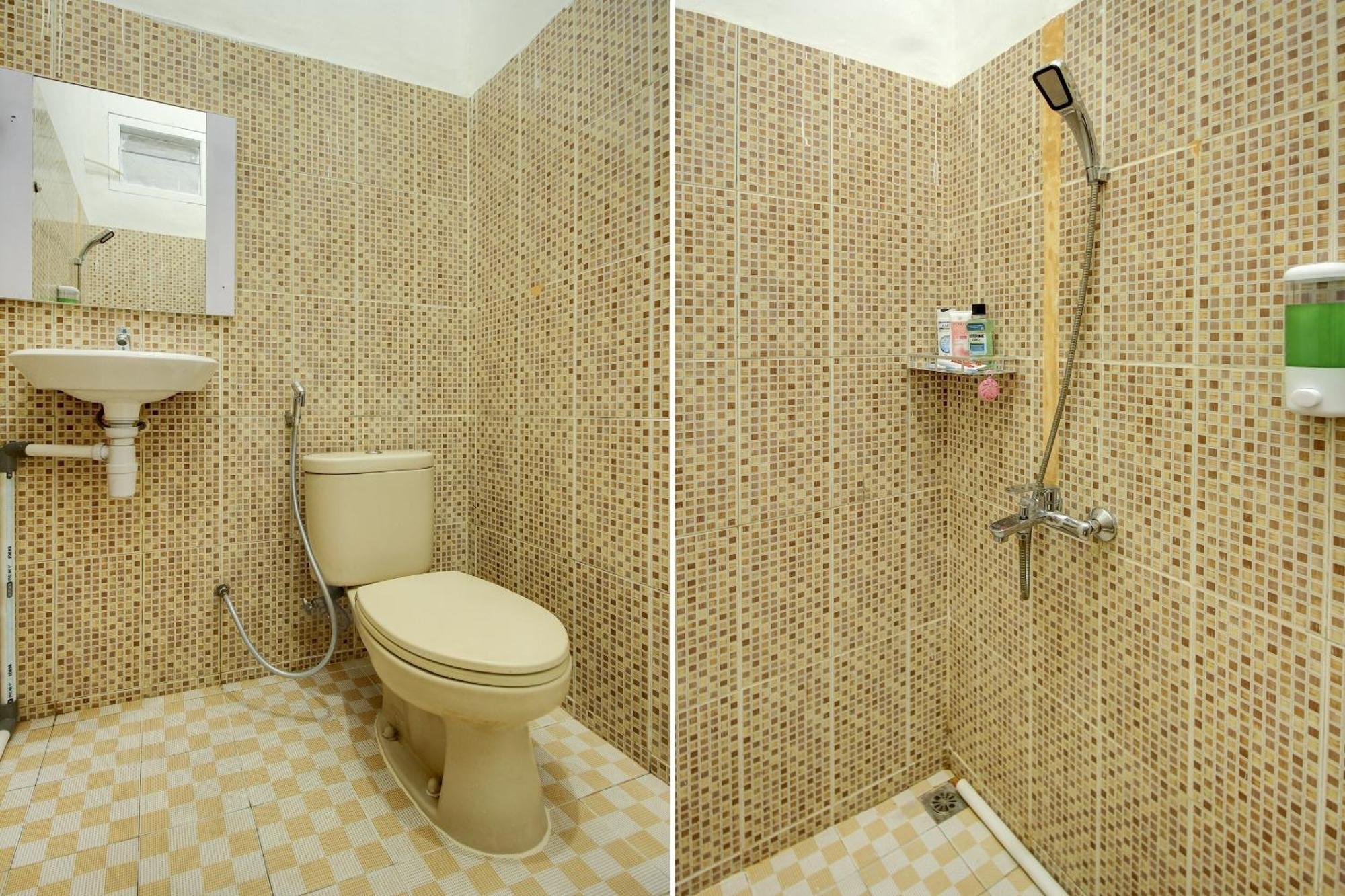 Oyo Life 3415 Penginapan Wimane Palembang Buitenkant foto