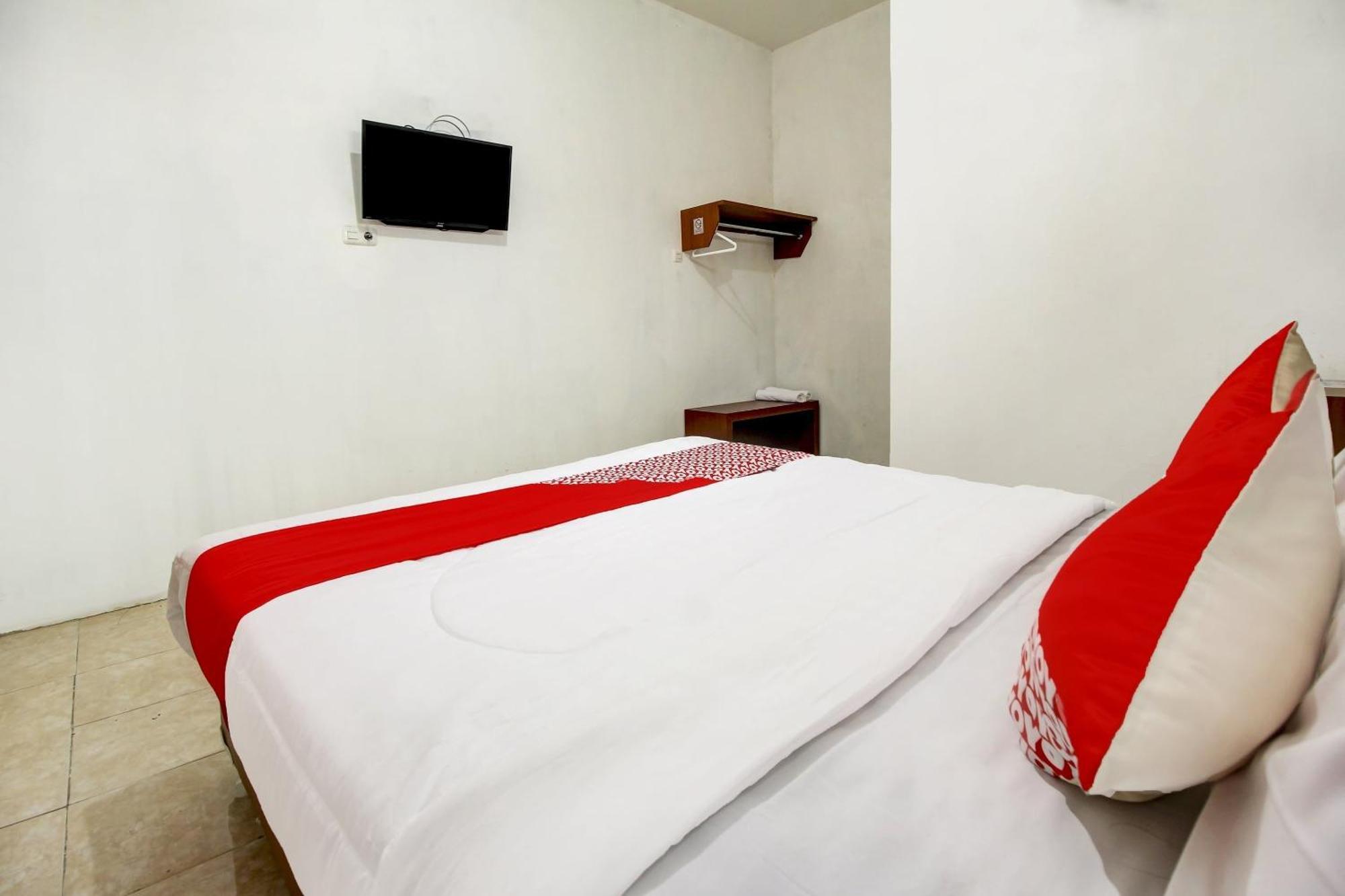 Oyo Life 3415 Penginapan Wimane Palembang Buitenkant foto