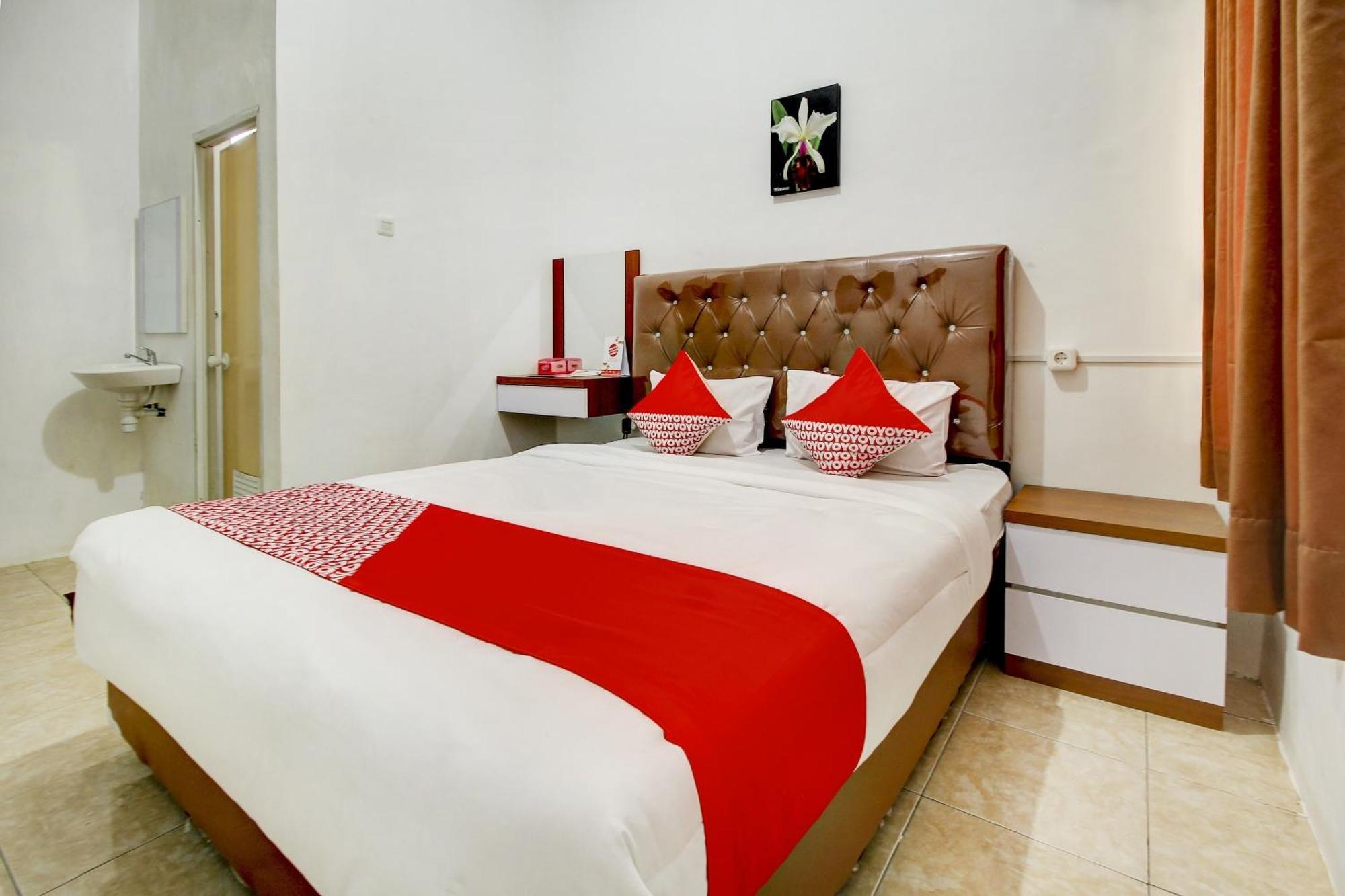 Oyo Life 3415 Penginapan Wimane Palembang Buitenkant foto