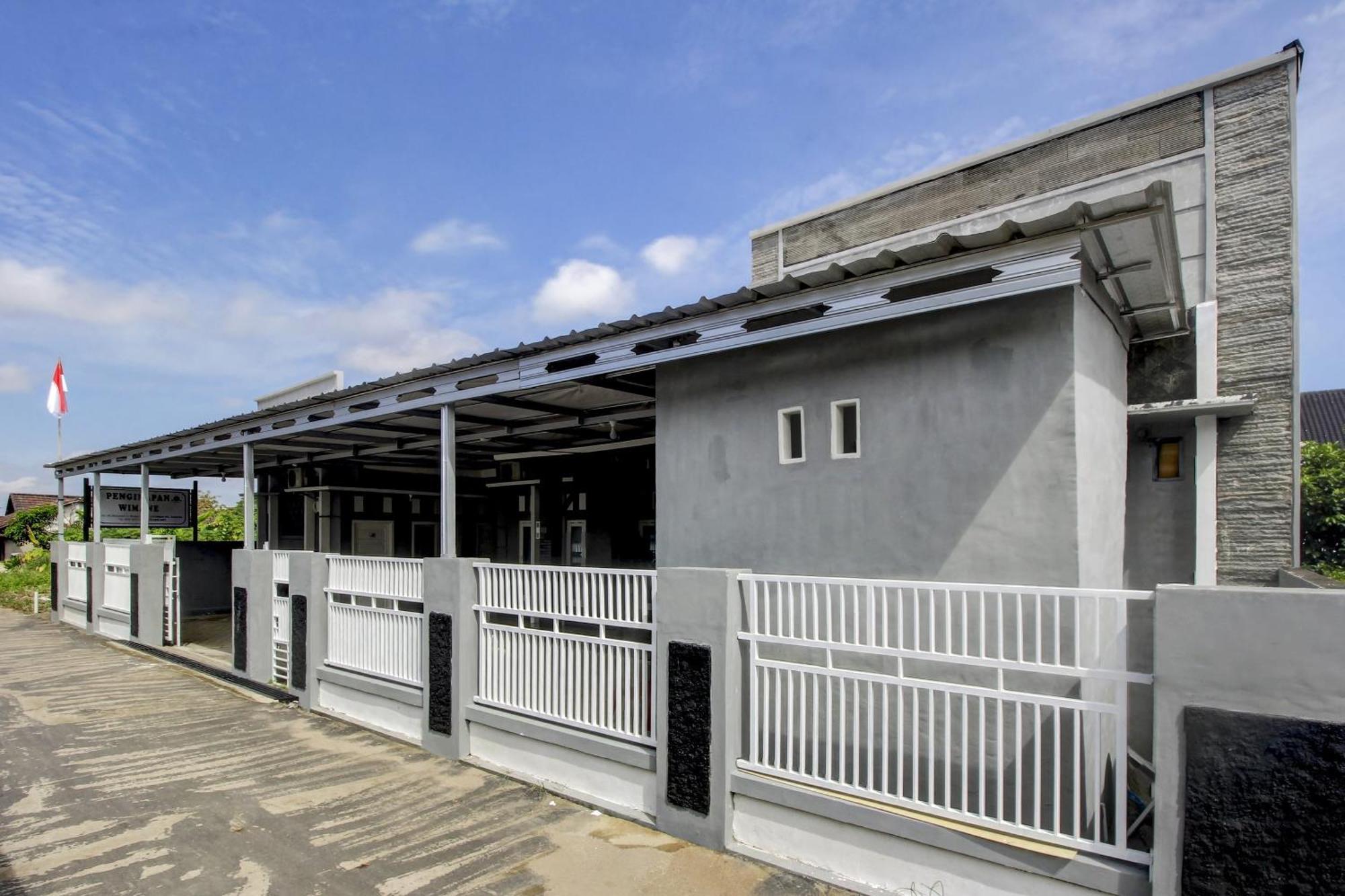 Oyo Life 3415 Penginapan Wimane Palembang Buitenkant foto